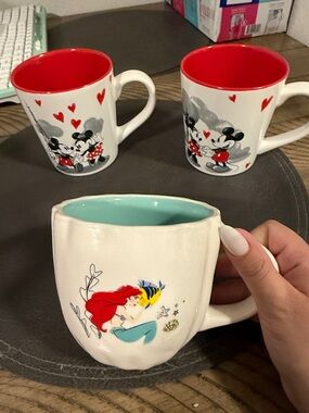 Disney mugs bundle